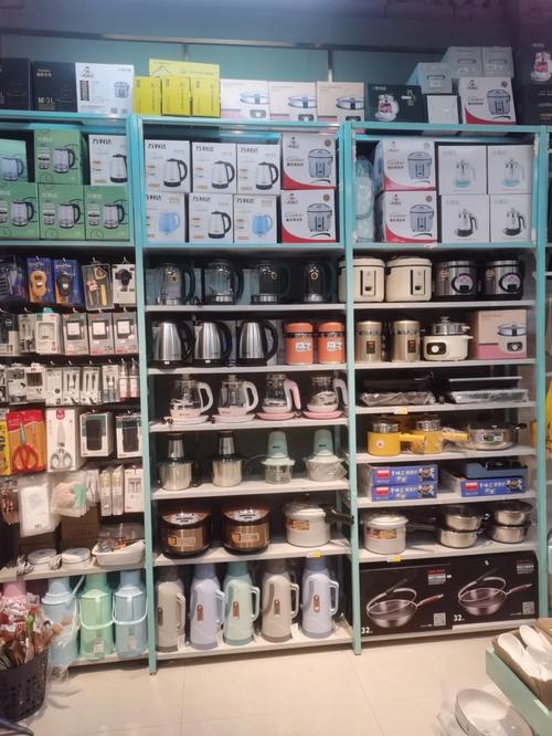 中東路一站式購物 小百貨批發(fā)零售店的便捷與實(shí)惠